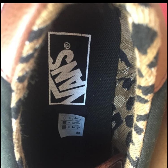 Vans - Picture 4 of 4